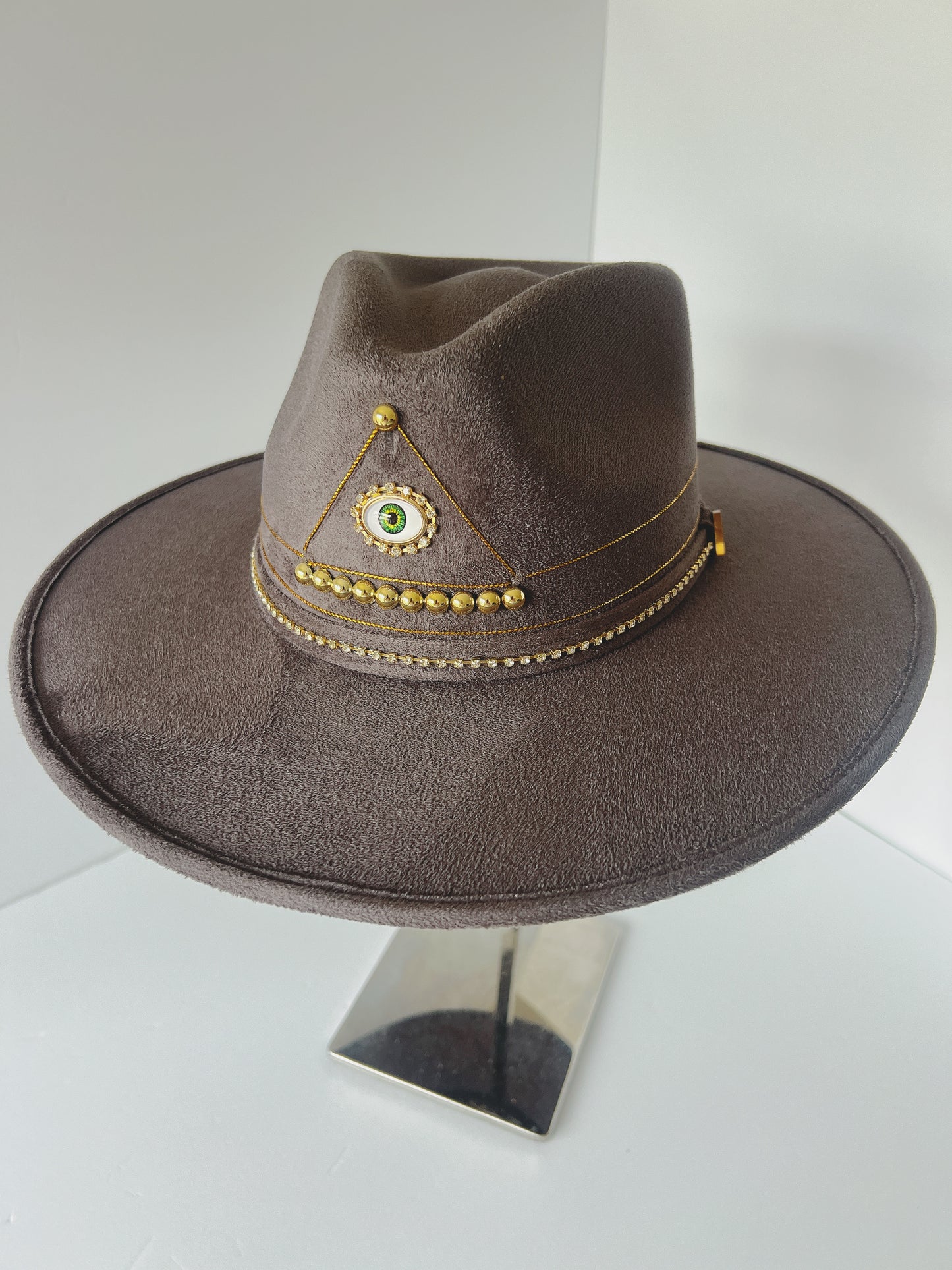 BRAVO VALLEY - HAT