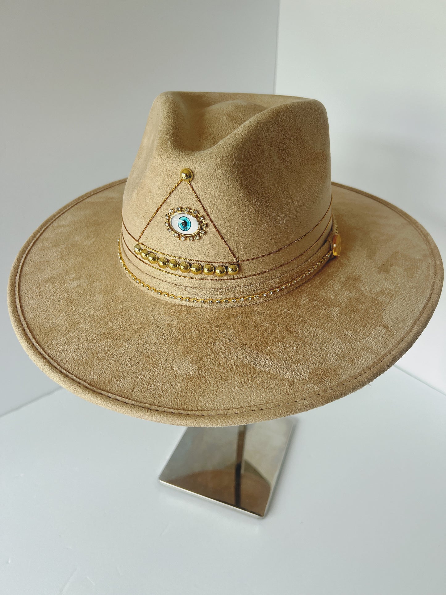 BRAVO VALLEY - HAT