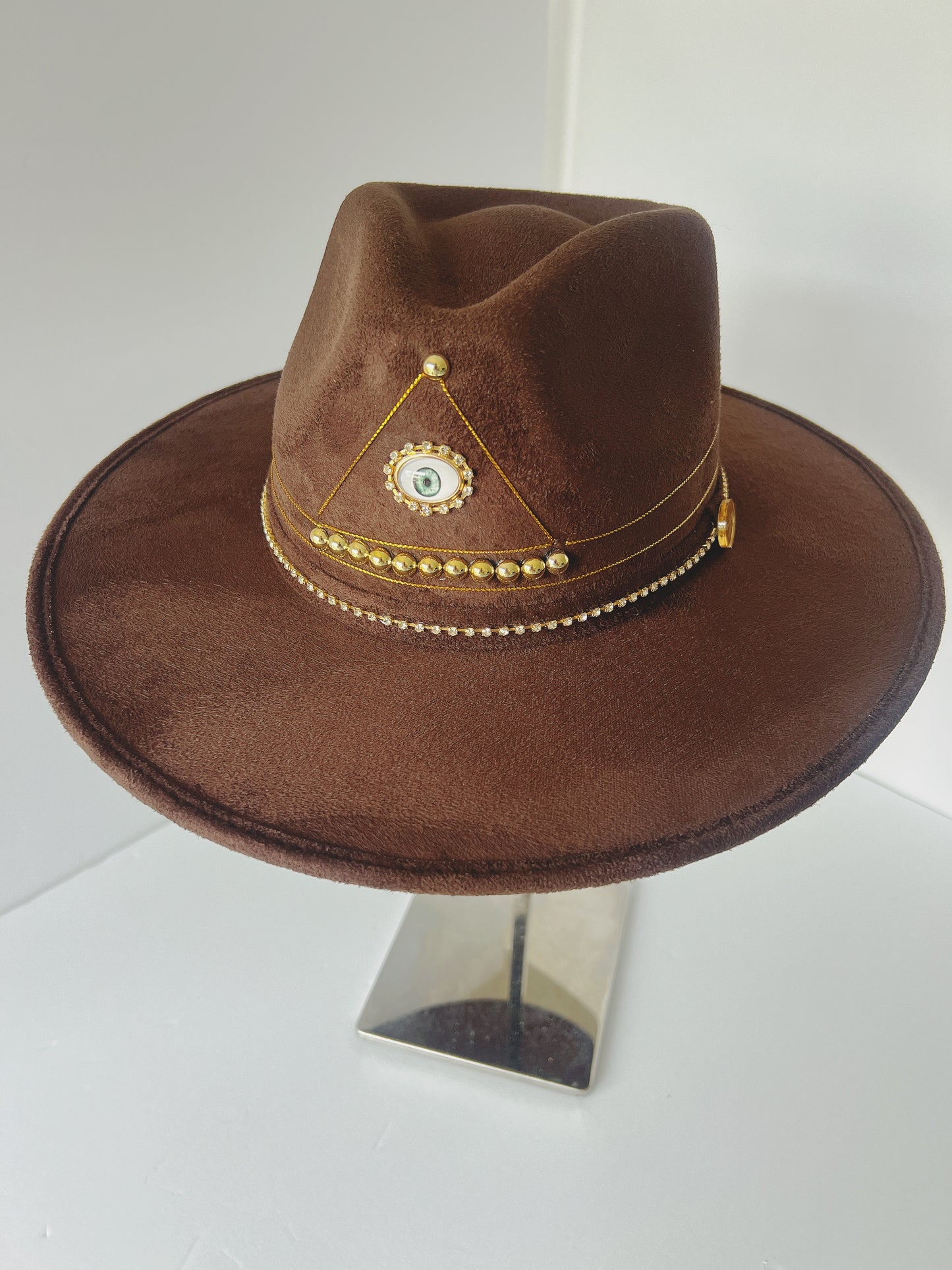 BRAVO VALLEY - HAT