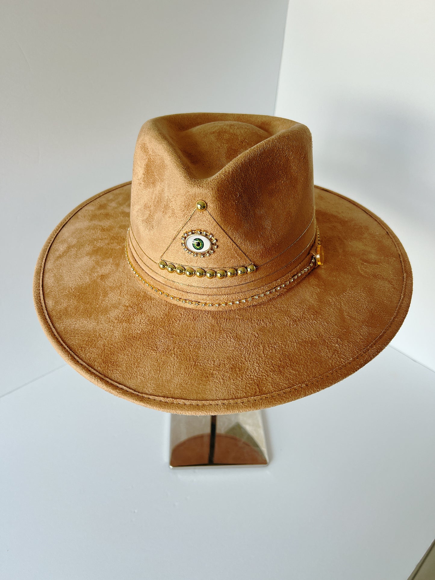 BRAVO VALLEY - HAT