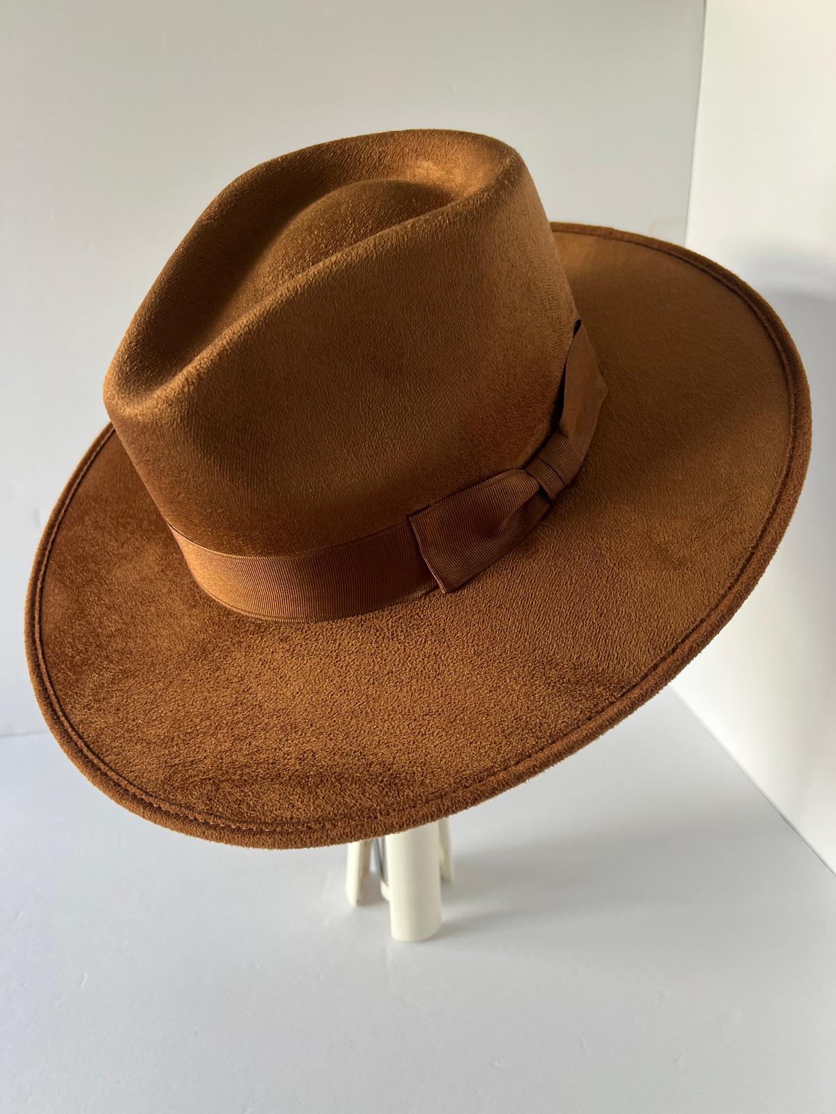 BRAVO VALLEY - HAT