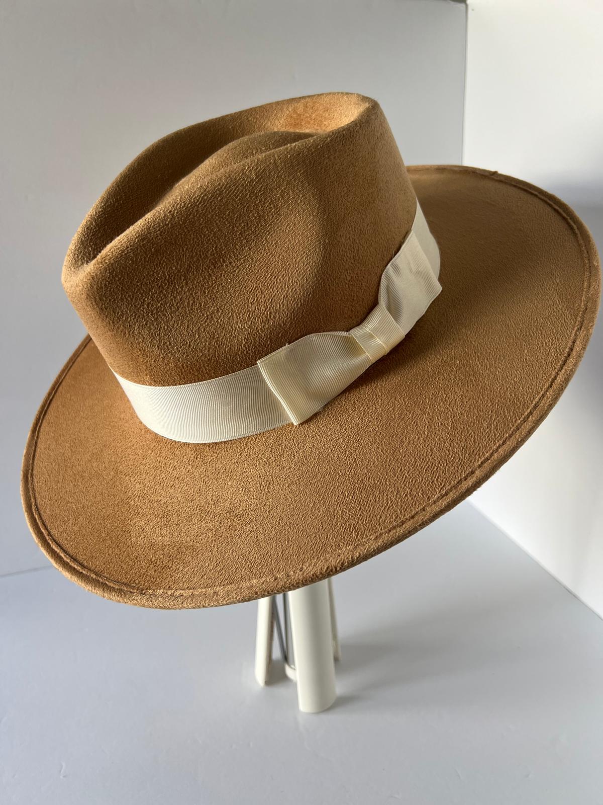 BRAVO VALLEY - HAT