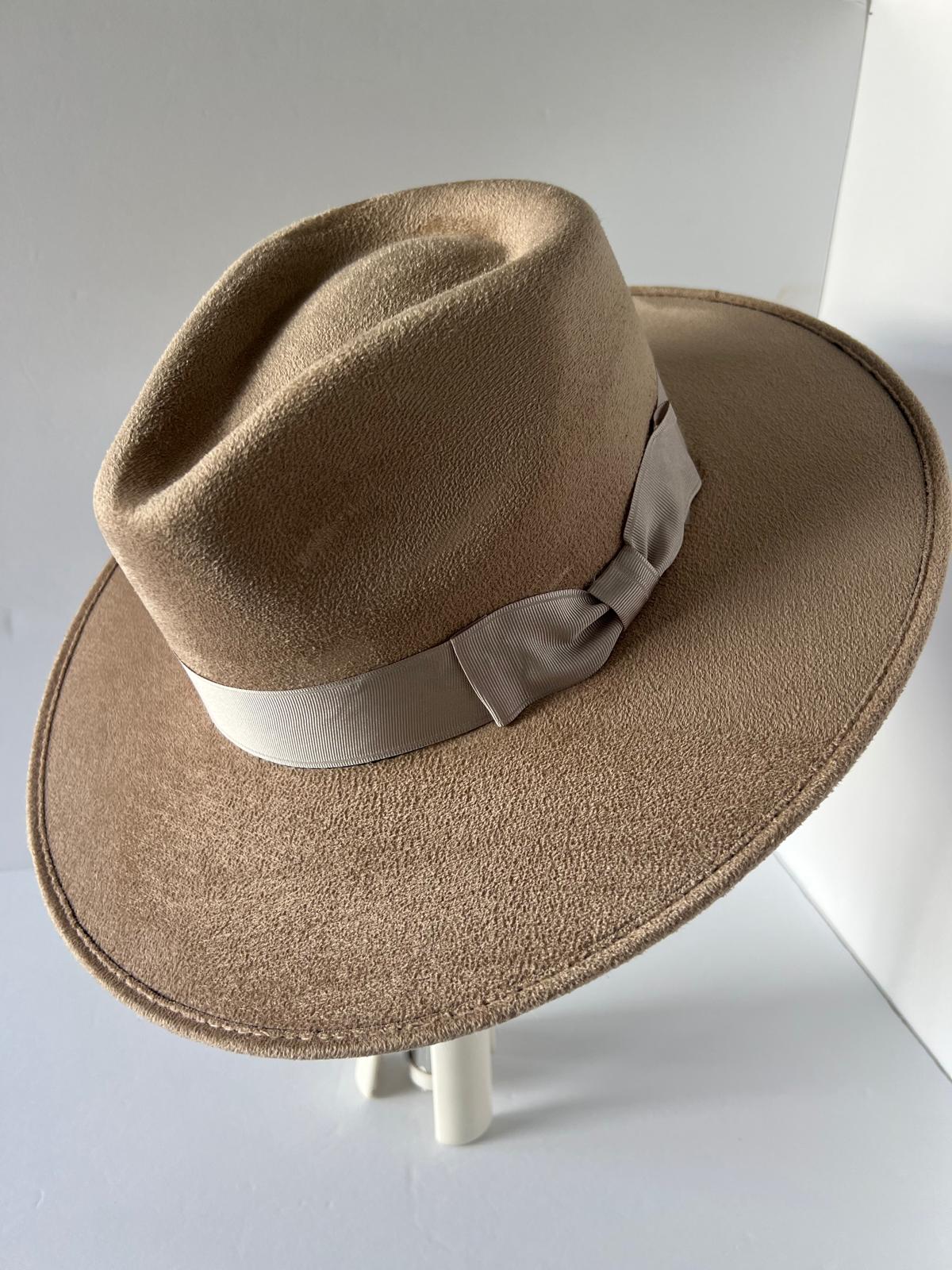 BRAVO VALLEY - HAT